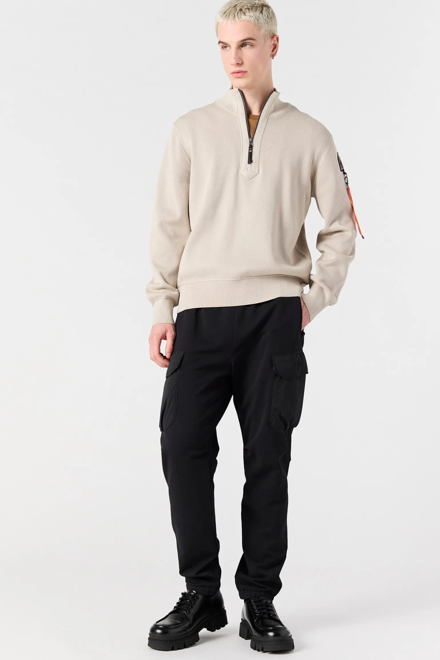 BASIC SCOE - RUNDHALSPULLOVER